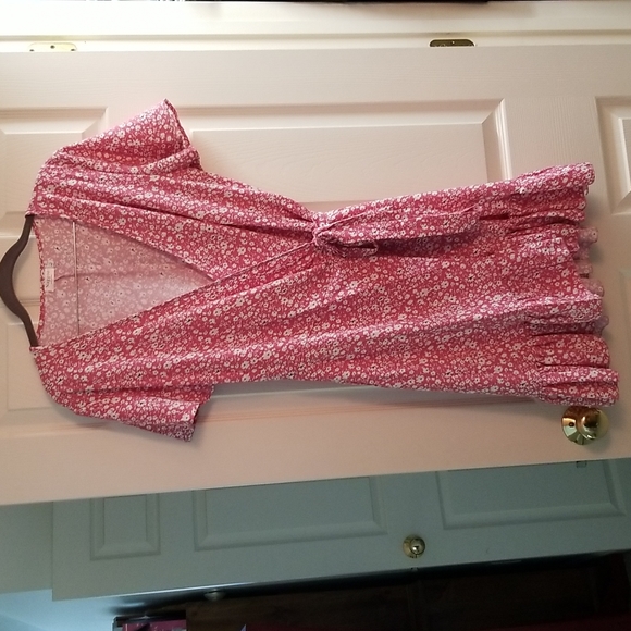 💐FLORAL WRAP AROUND DRESS 💐 - Picture 7 of 7